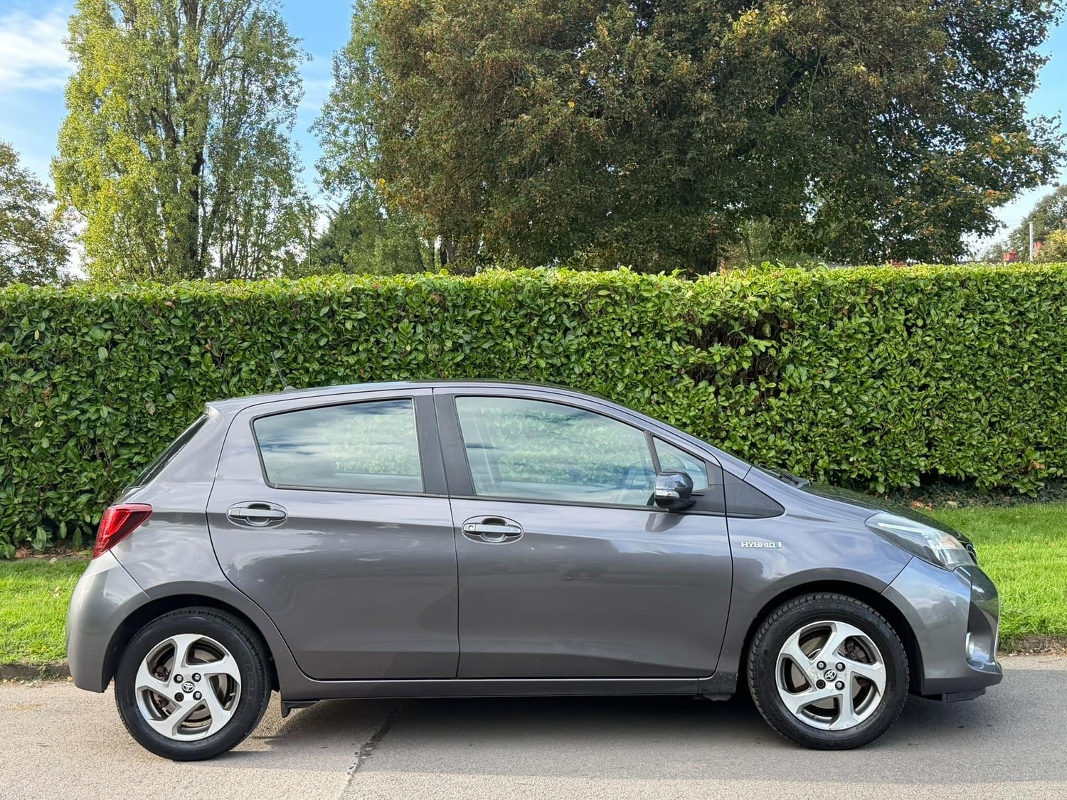 Toyota Yaris 2015 - Cars