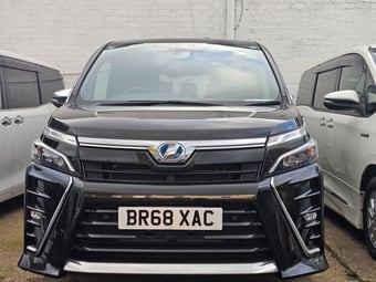 Toyota Voxy 2018
