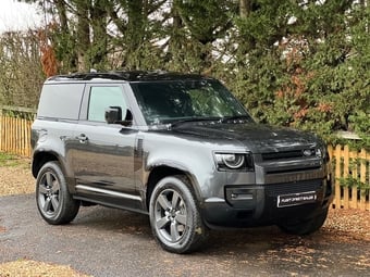Land Rover Defender 90 2025