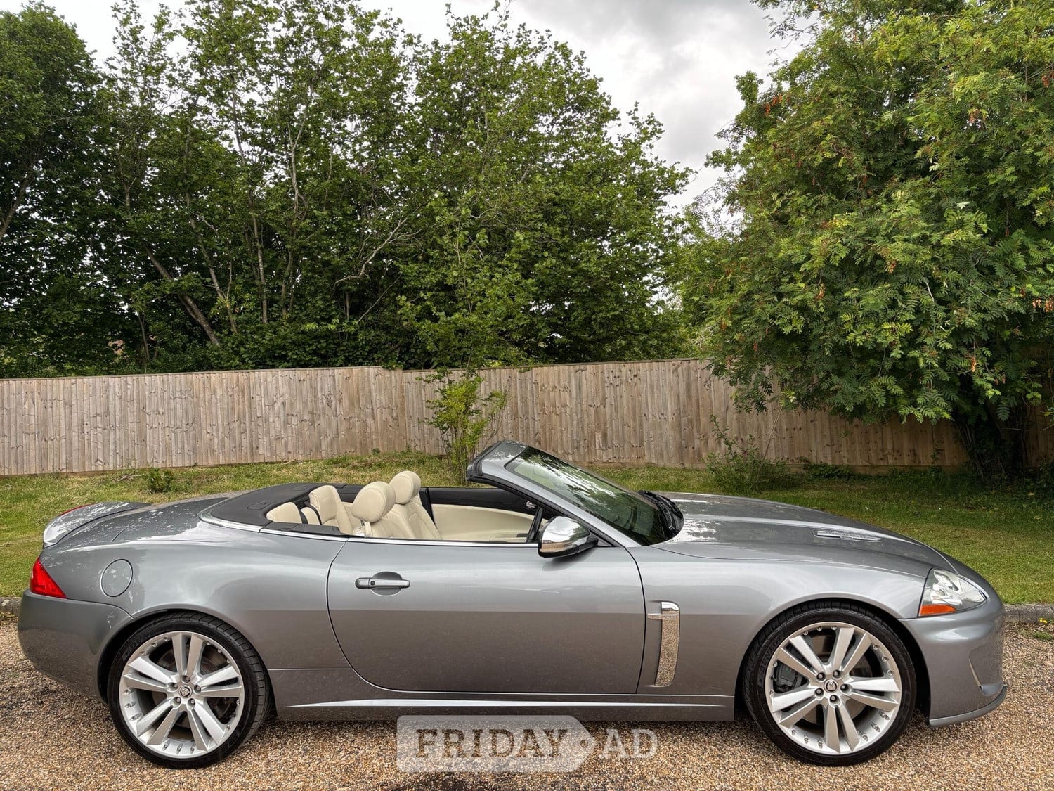 Jaguar XKR 2009 in High Wycombe
