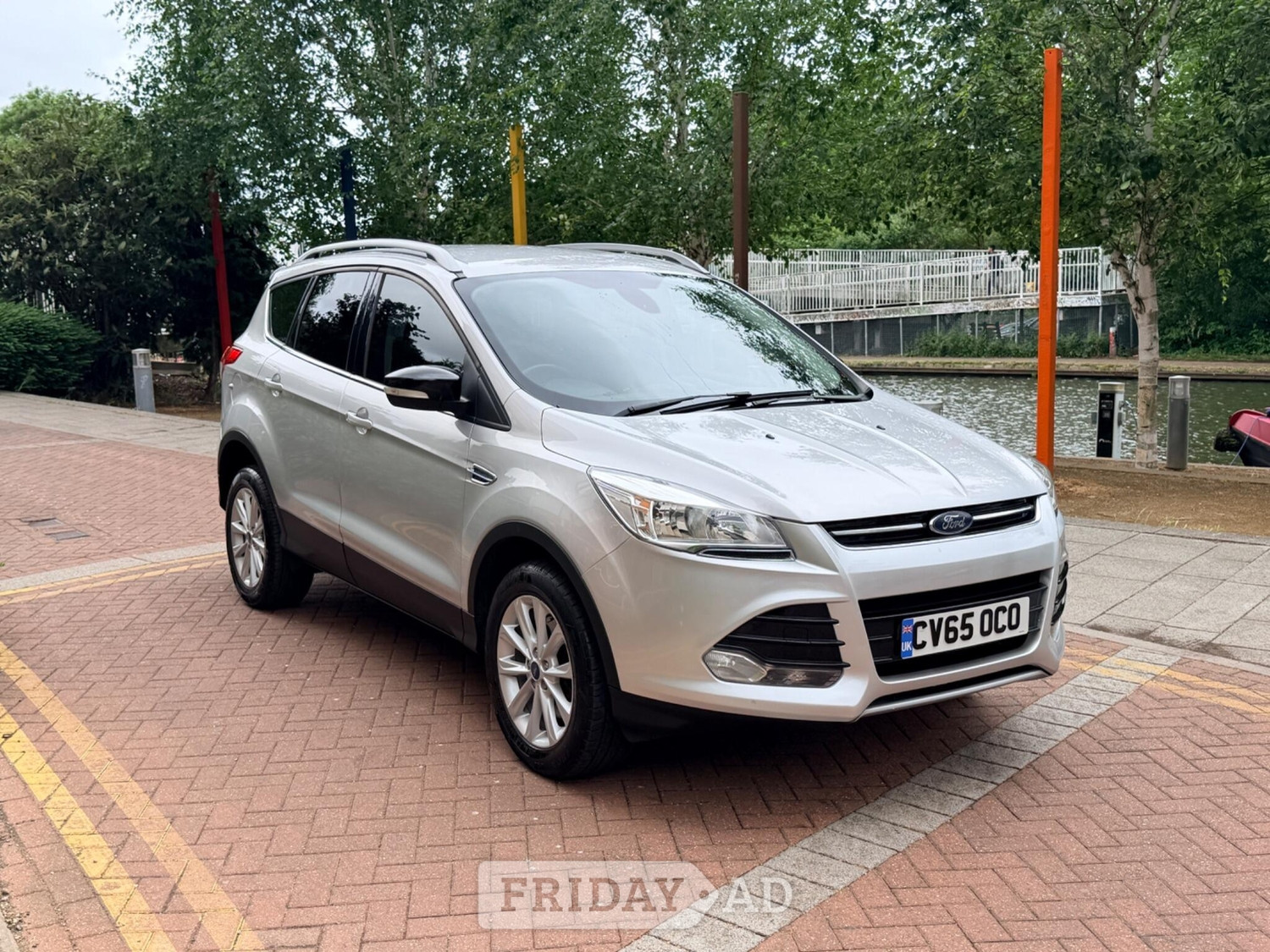 [ berth ]Ford Kuga