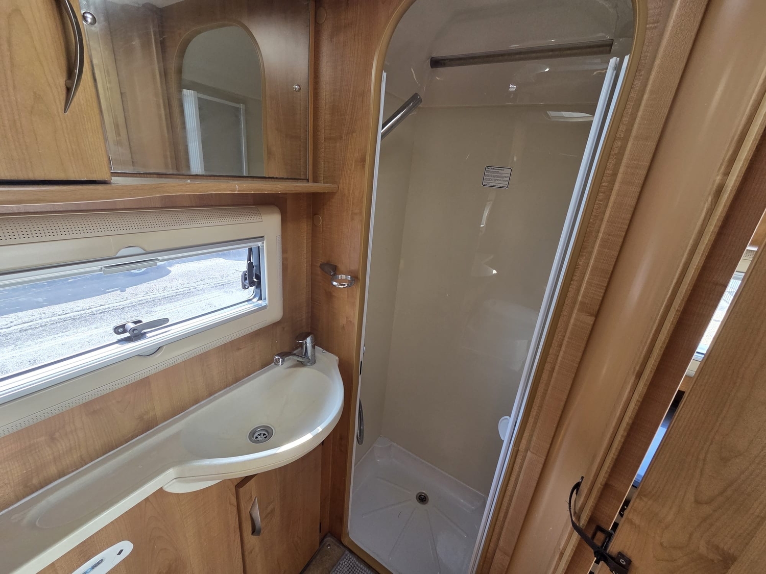 [ berth ]Auto-Trail Tracker