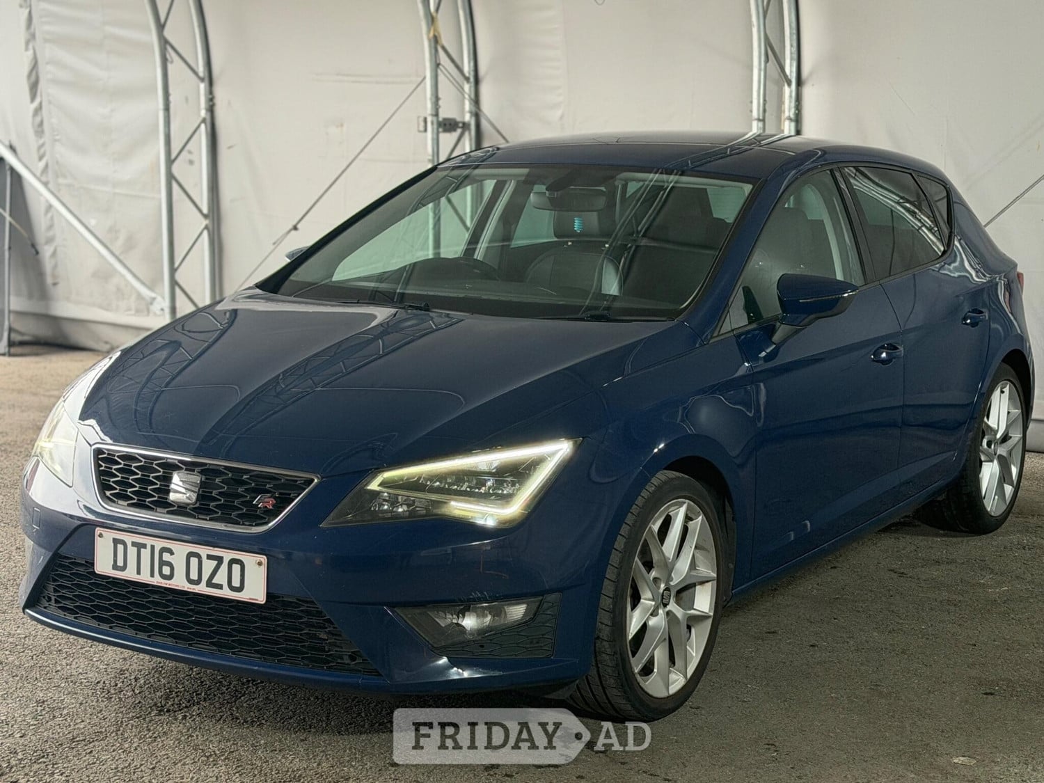 [ berth ]SEAT Leon