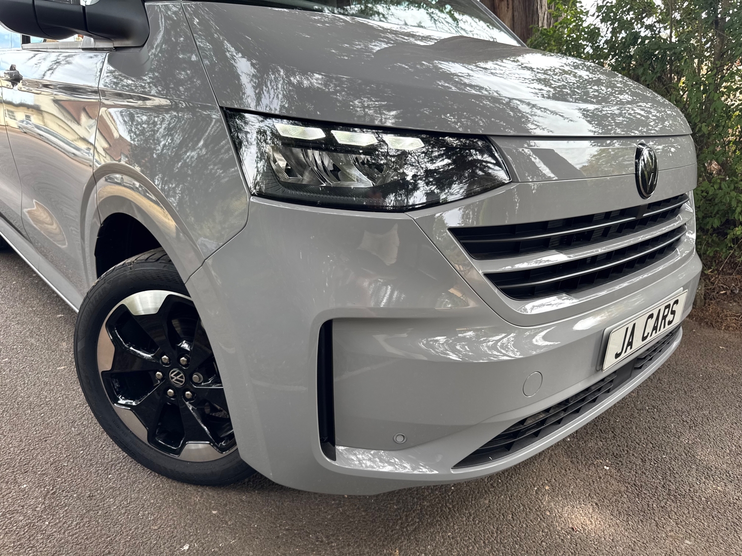 Volkswagen Transporter 2026 - Vans & Commercial Vehicles