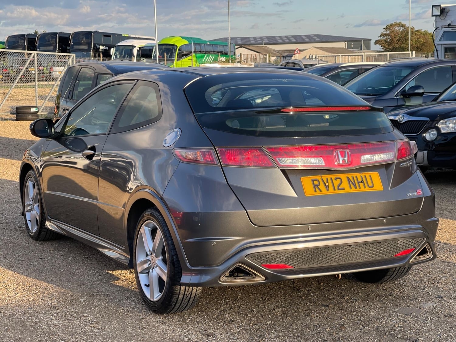 Honda Civic 2012 - Cars in Winchester