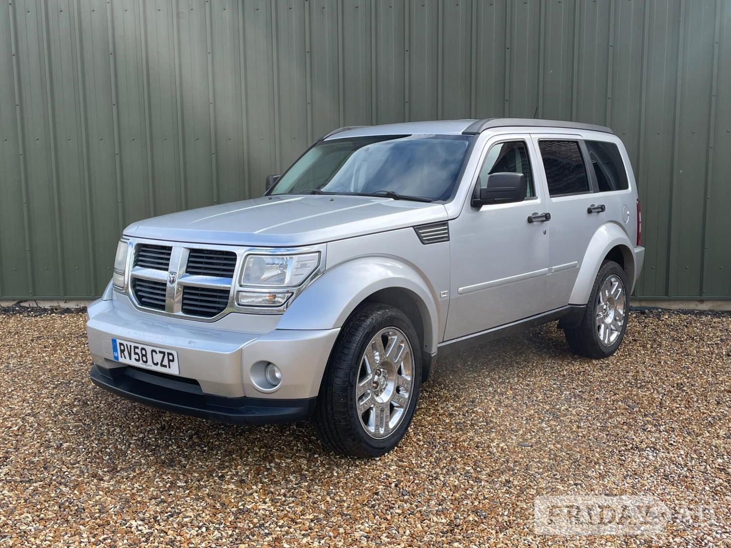 [ berth ]Dodge Nitro
