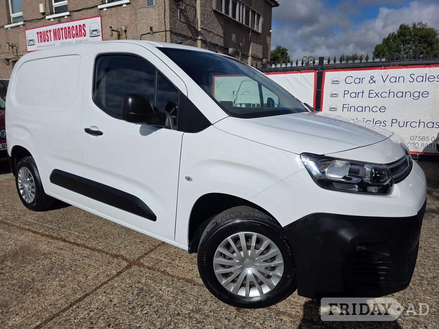 Citroen Berlingo 2020 in Hounslow