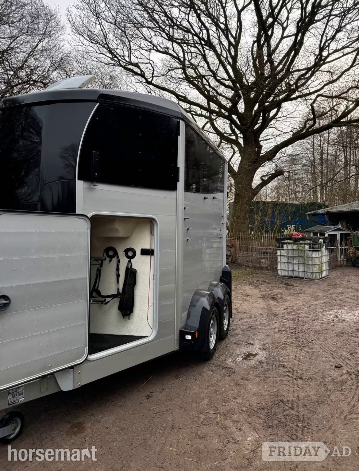 [ berth ]Ifor Williams HBX511