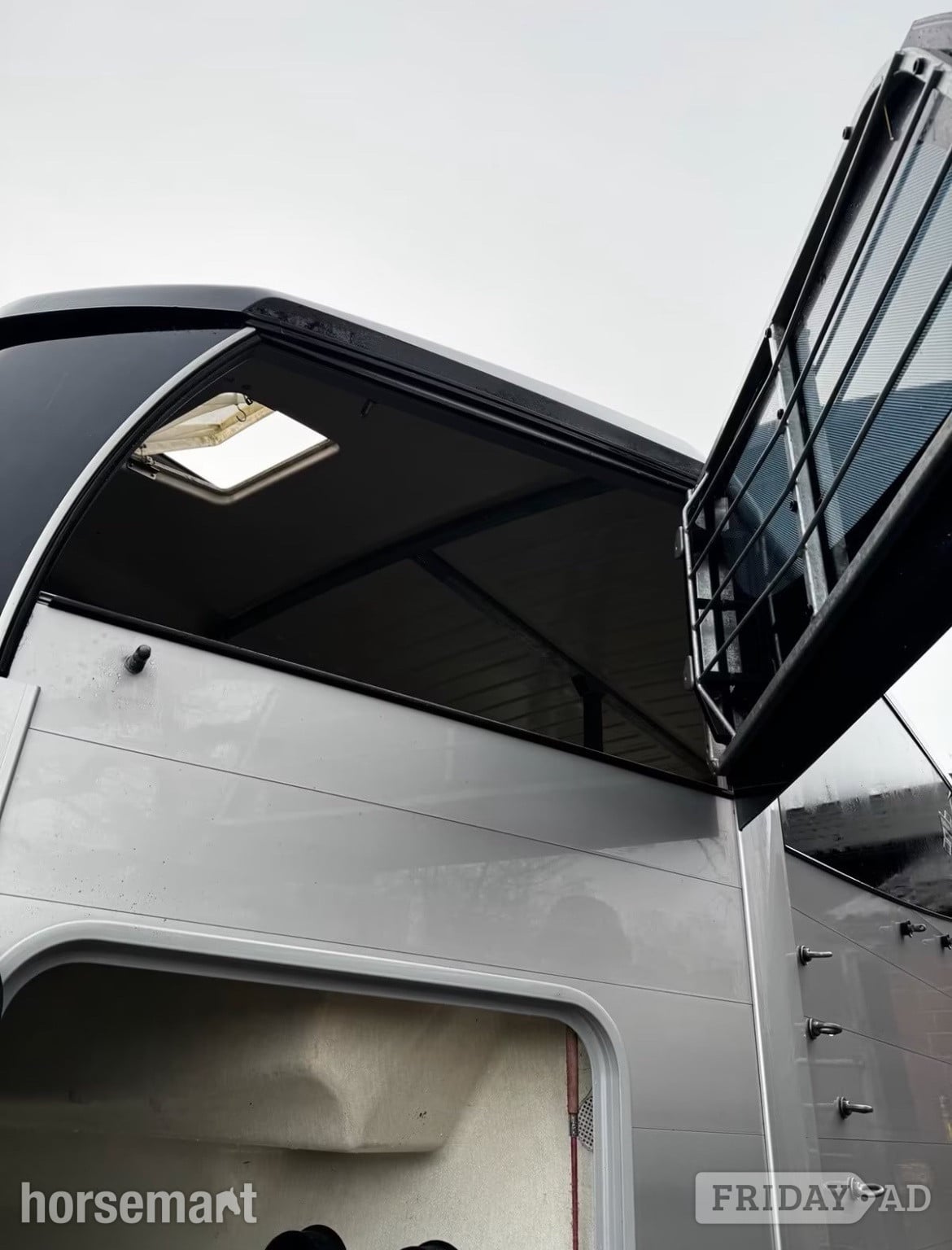 Ifor Williams HBX511  Horse Trailer - Trailers & Horseboxes in Cowes