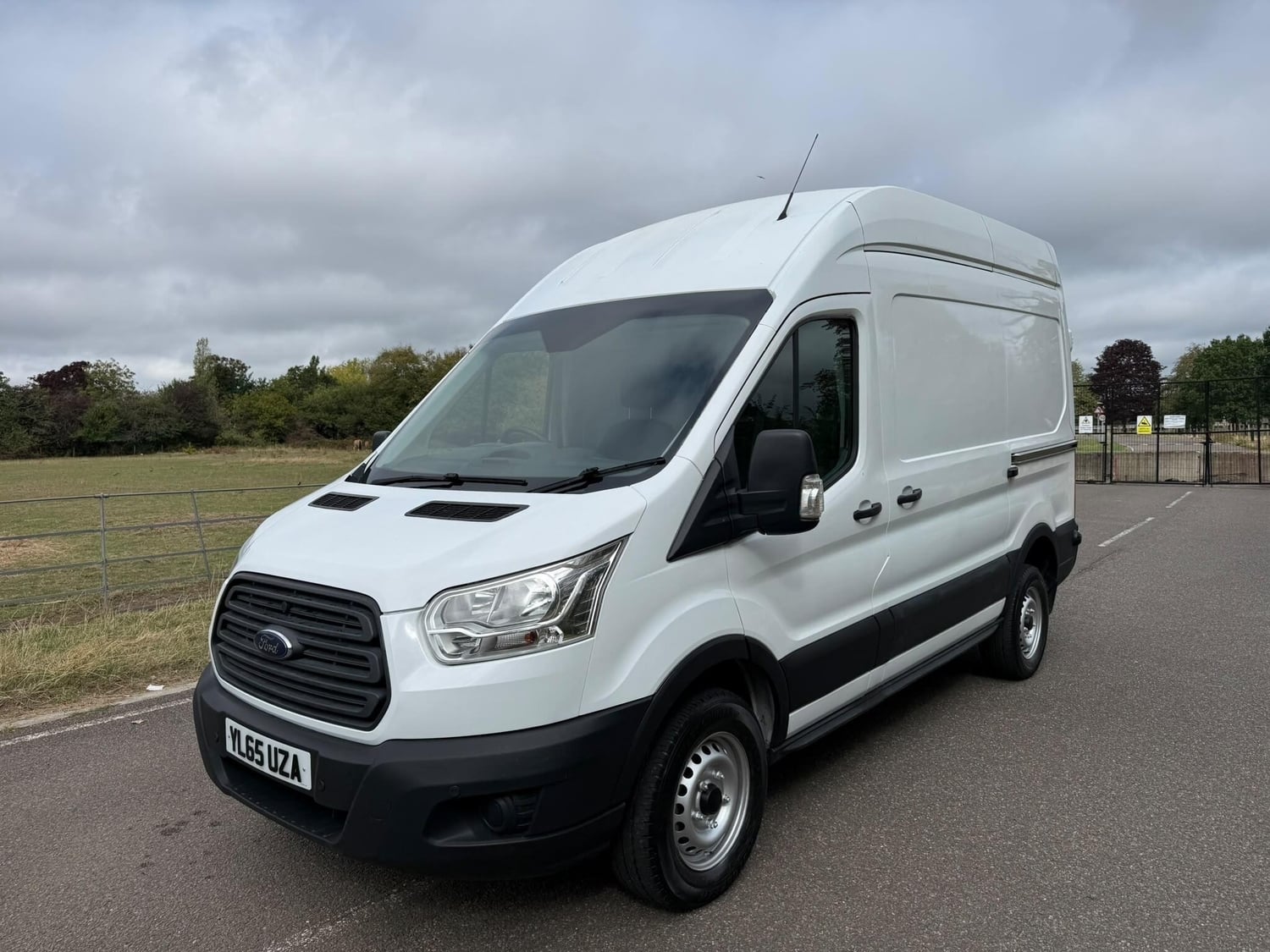 Ford Transit 2016 in Hayes