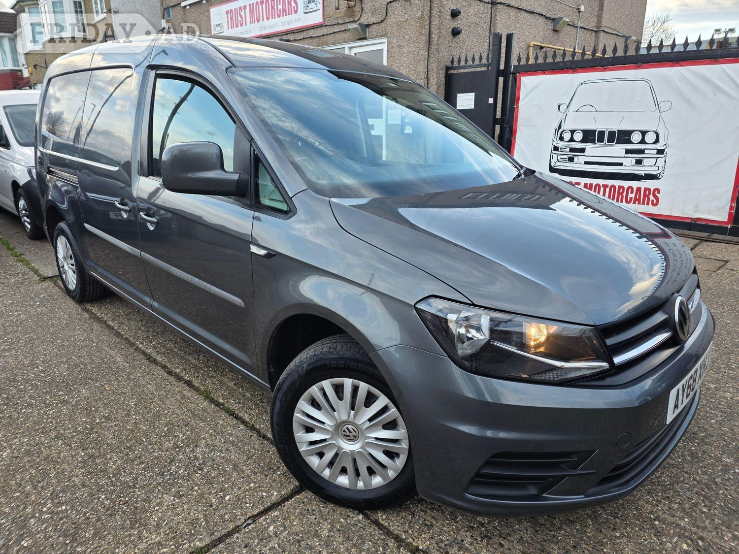 Volkswagen Caddy Maxi 2018 in Hounslow