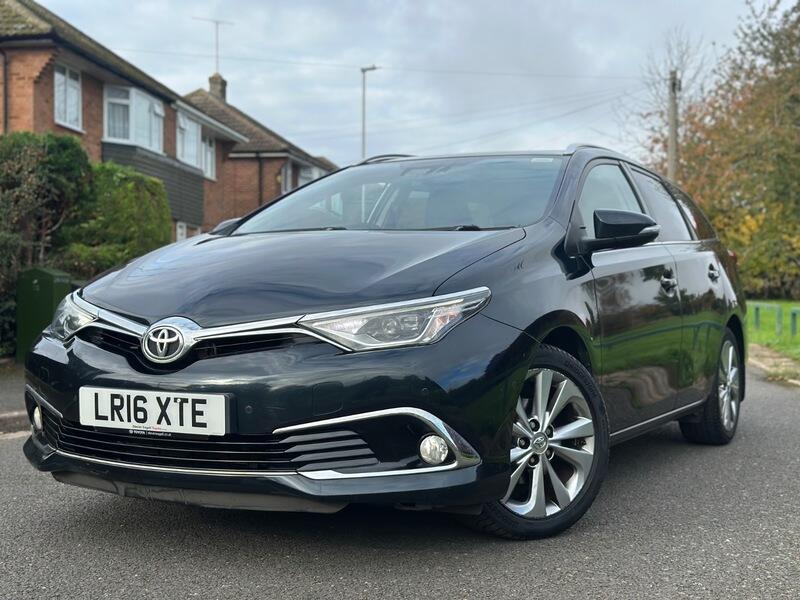 Toyota Auris 2016 - Cars in Luton