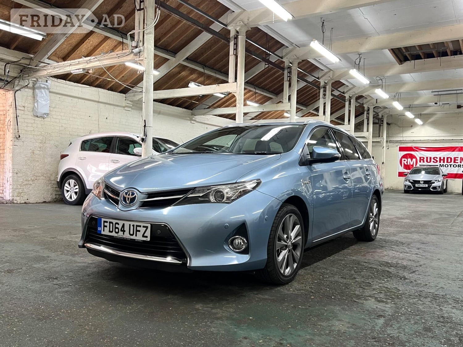 Toyota Auris 2015 - Cars in Rushden