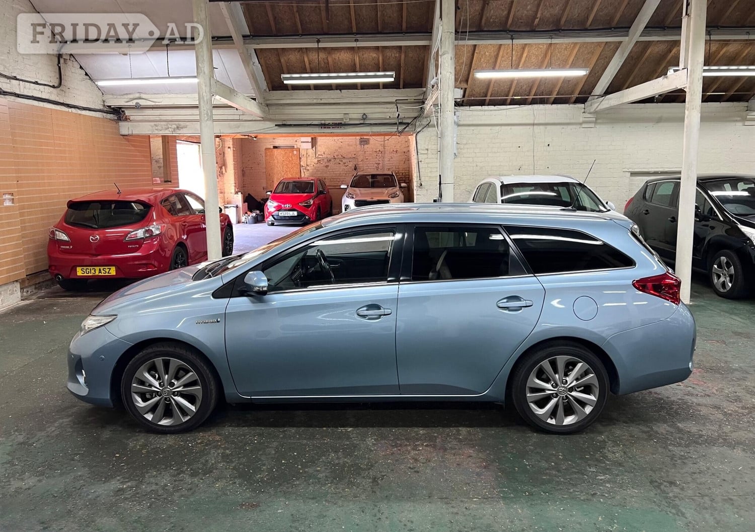 Toyota Auris 2015 - Cars