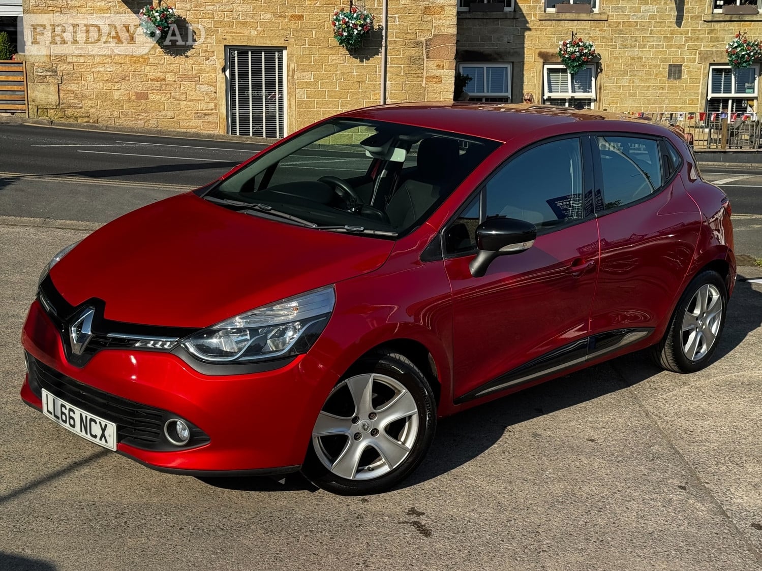 [ berth ]Renault Clio