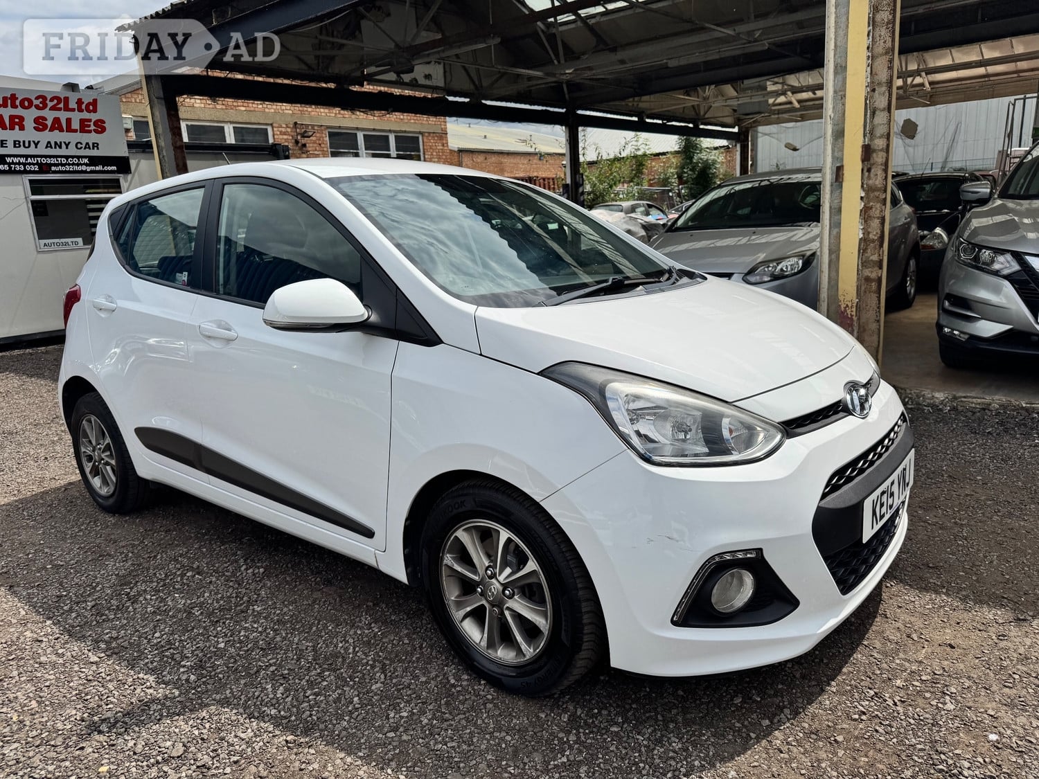Hyundai i10 2015 in West Molesey