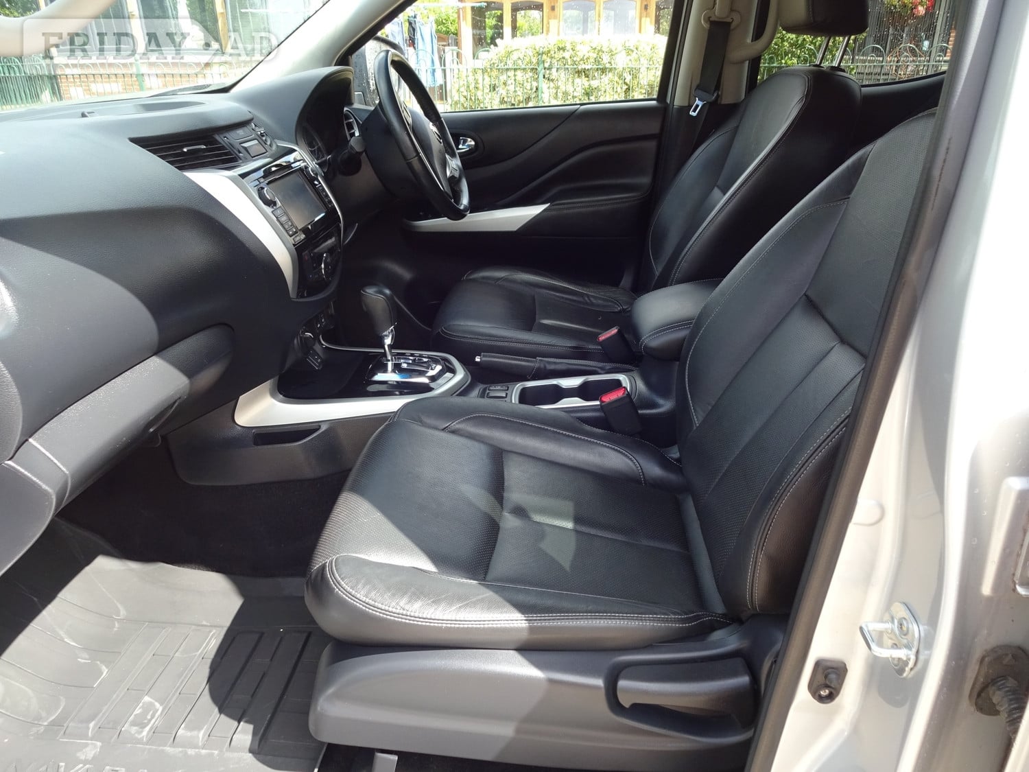 Nissan Navara 2016 - Cars