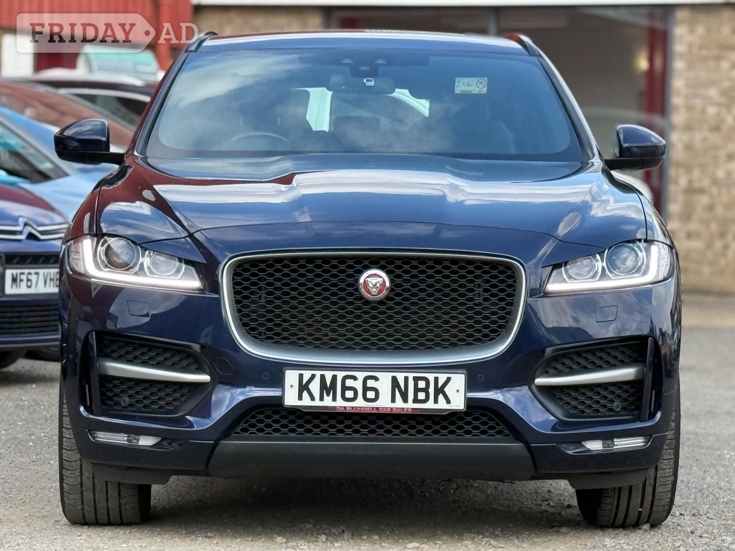 [ berth ]Jaguar F-Pace