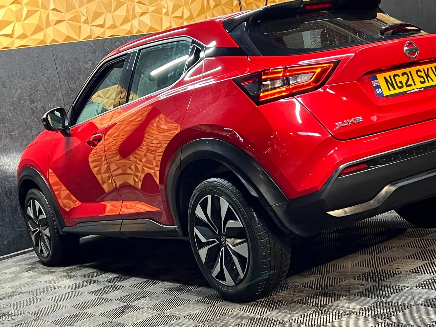 Nissan Juke 2021 - Cars in Halifax