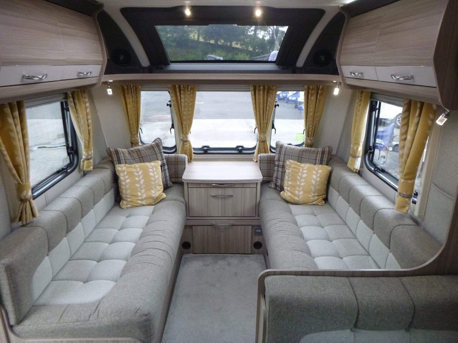 [ berth ]Coachman Vision 630