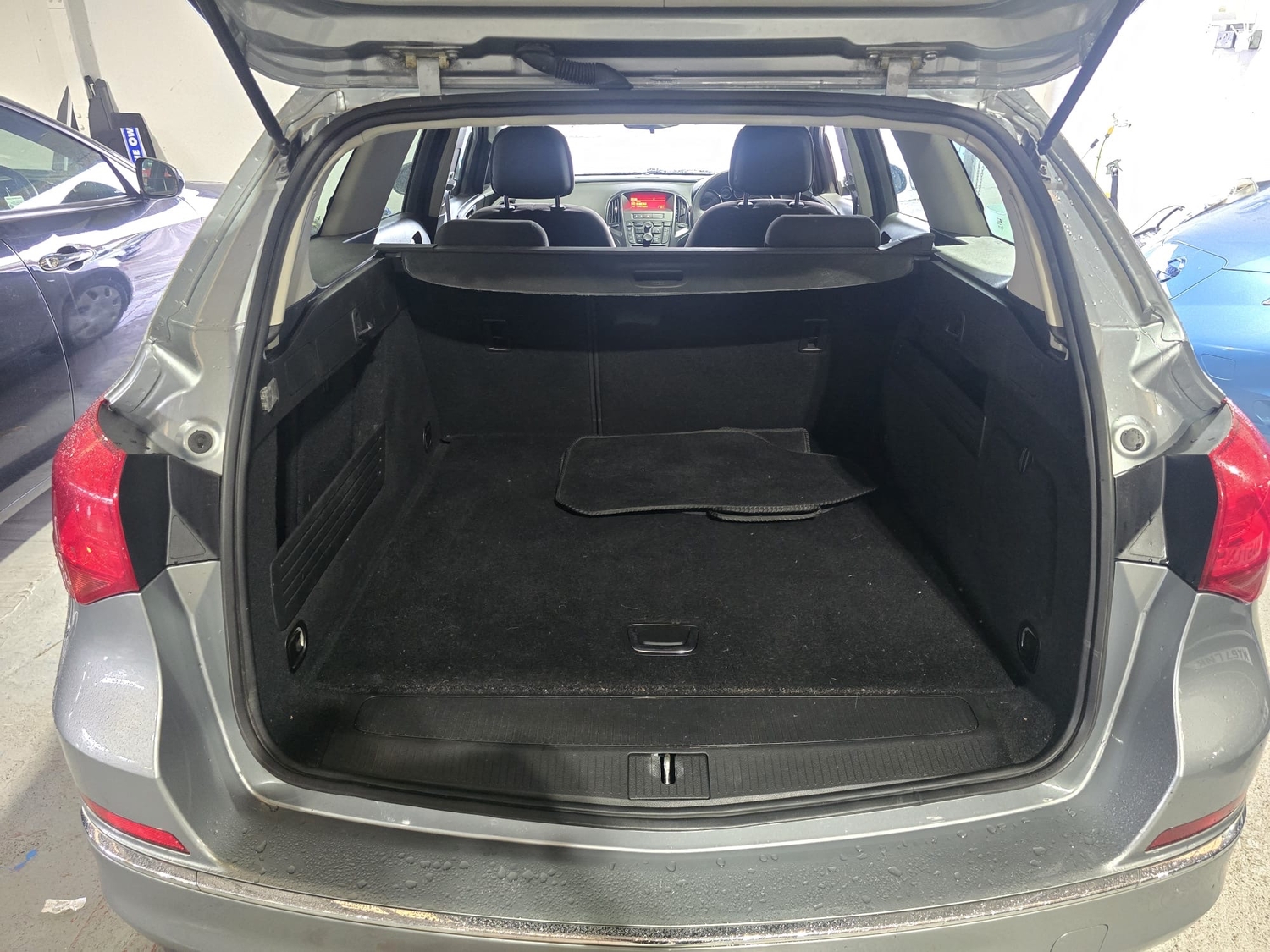 Vauxhall Astra 2013 - Cars