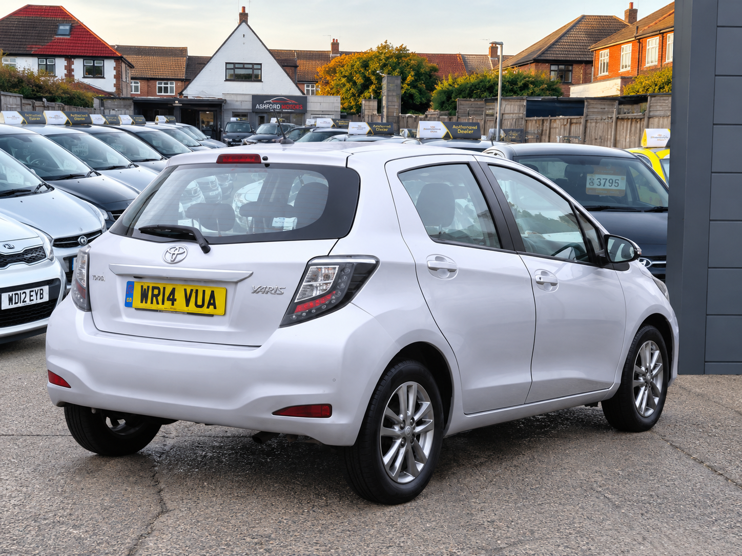 Toyota Yaris 2014 - Cars