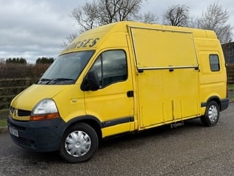 Can-Van professional conversion  Renault Horsebox