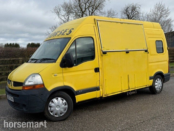 Can-Van professional conversion  Renault Horsebox