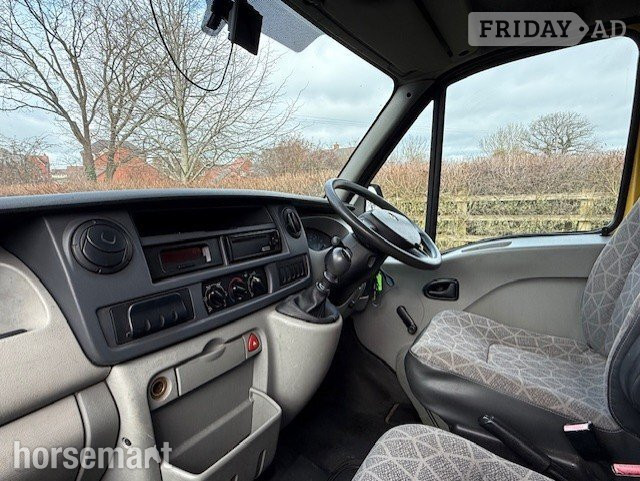 Can-Van professional conversion  Renault Horsebox - Trailers & Horseboxes in Banbury