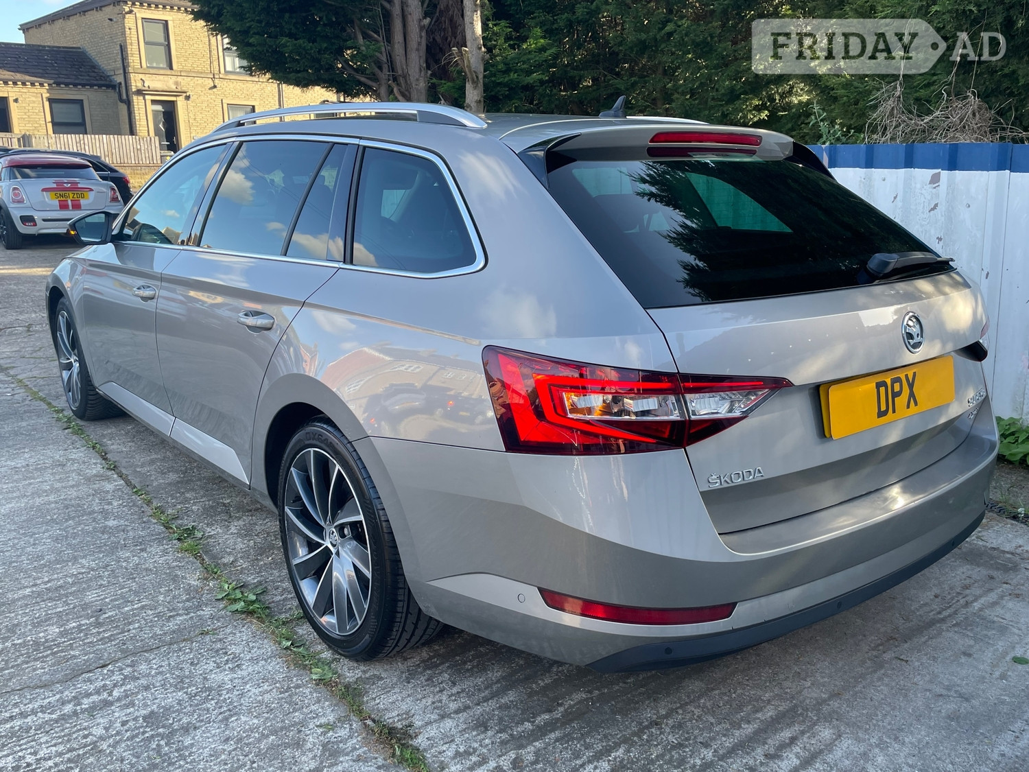Skoda Superb 2015 - Cars