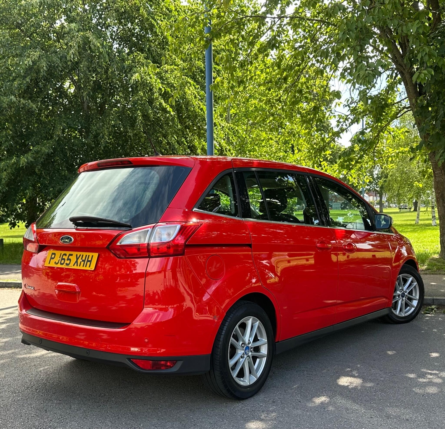 [ berth ]Ford Grand C-MAX