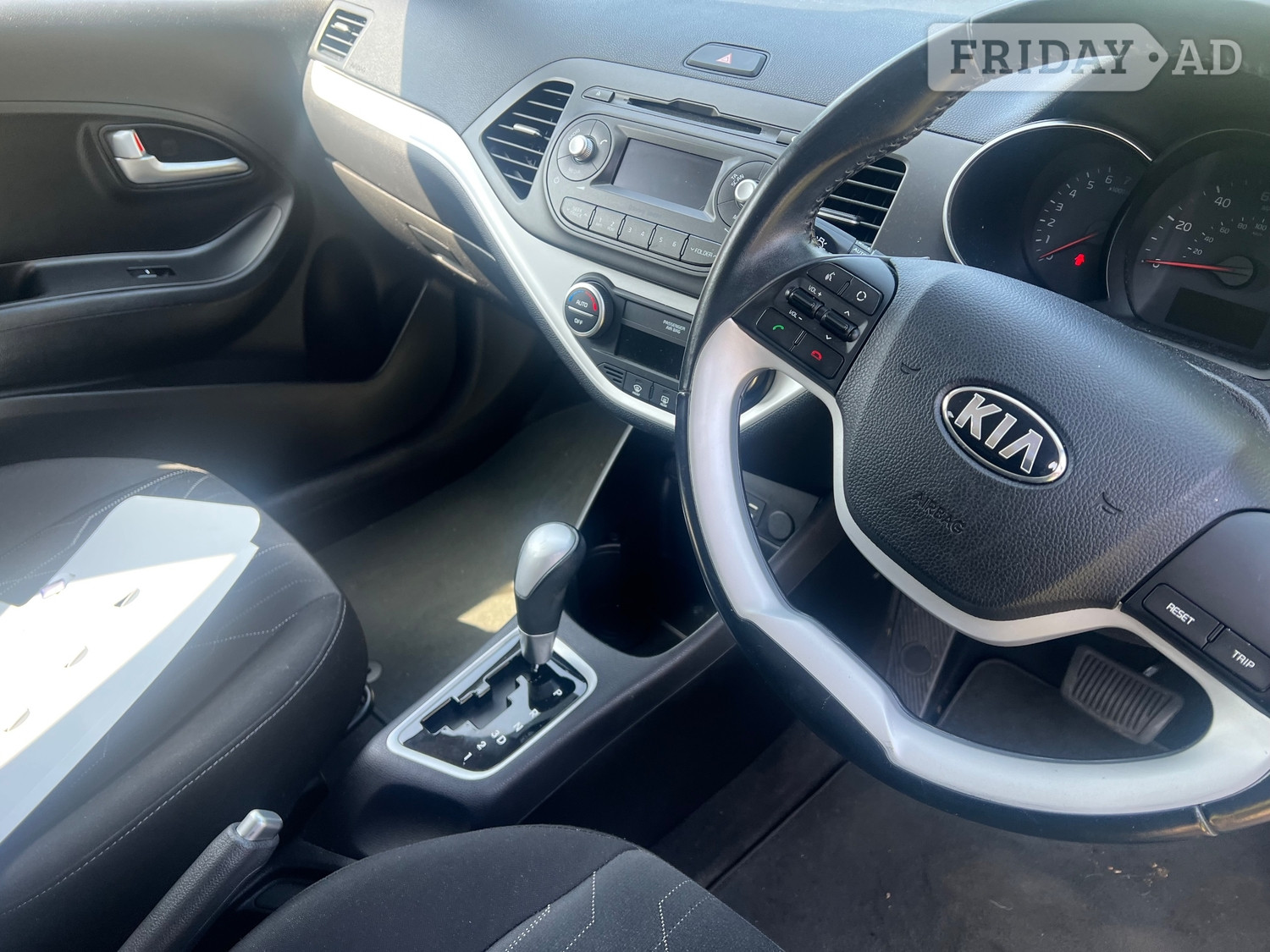 Kia Picanto 2016 - Cars in Horley