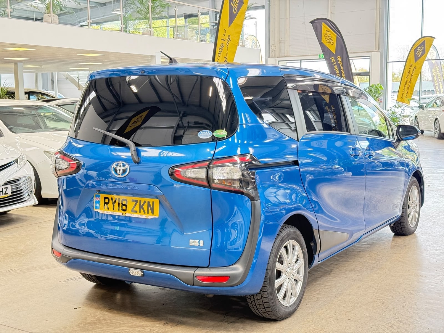 [ berth ]Toyota Sienta
