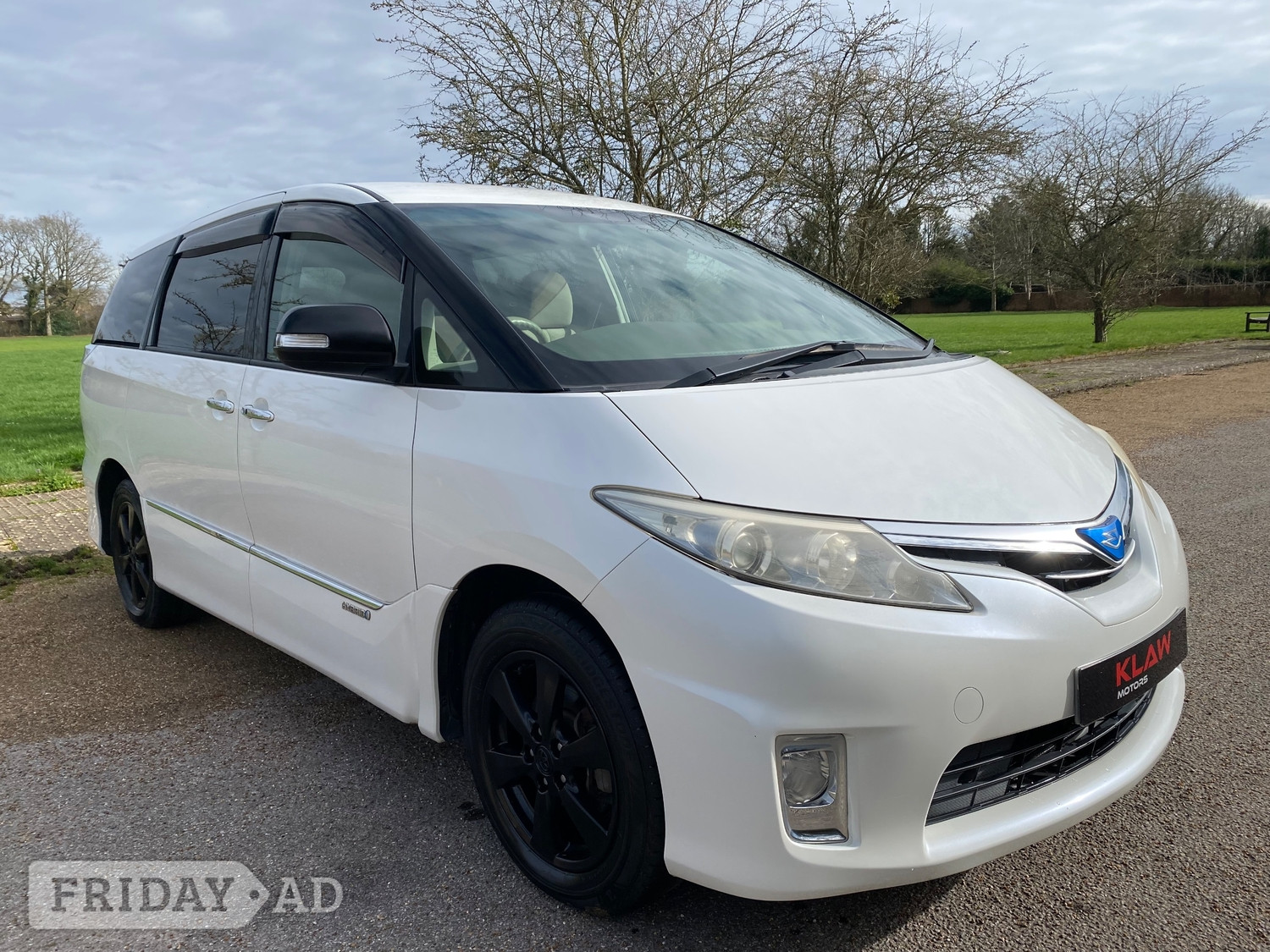 Toyota Estima 2010 in Slough