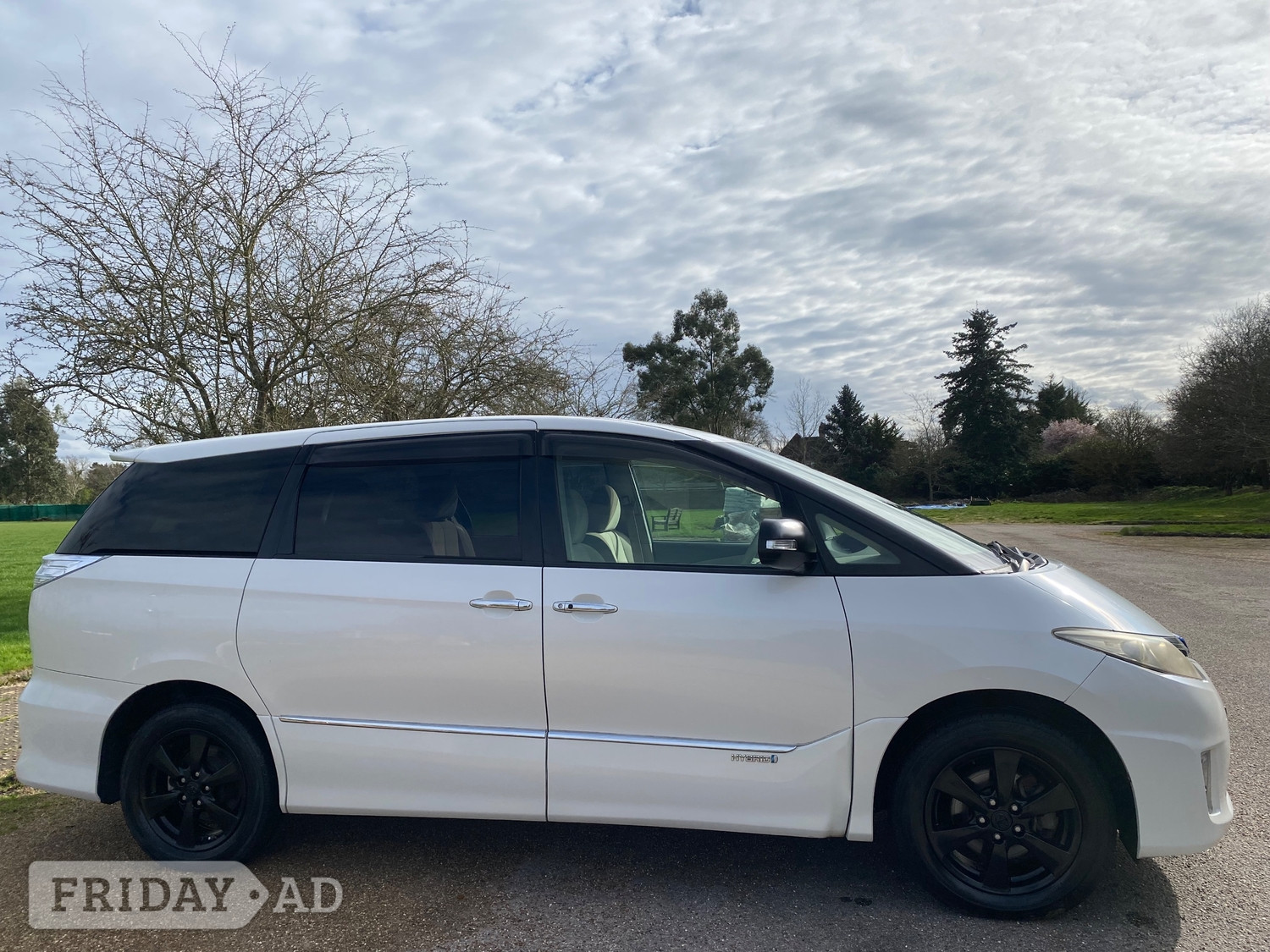Toyota Estima 2010 - Cars in Slough
