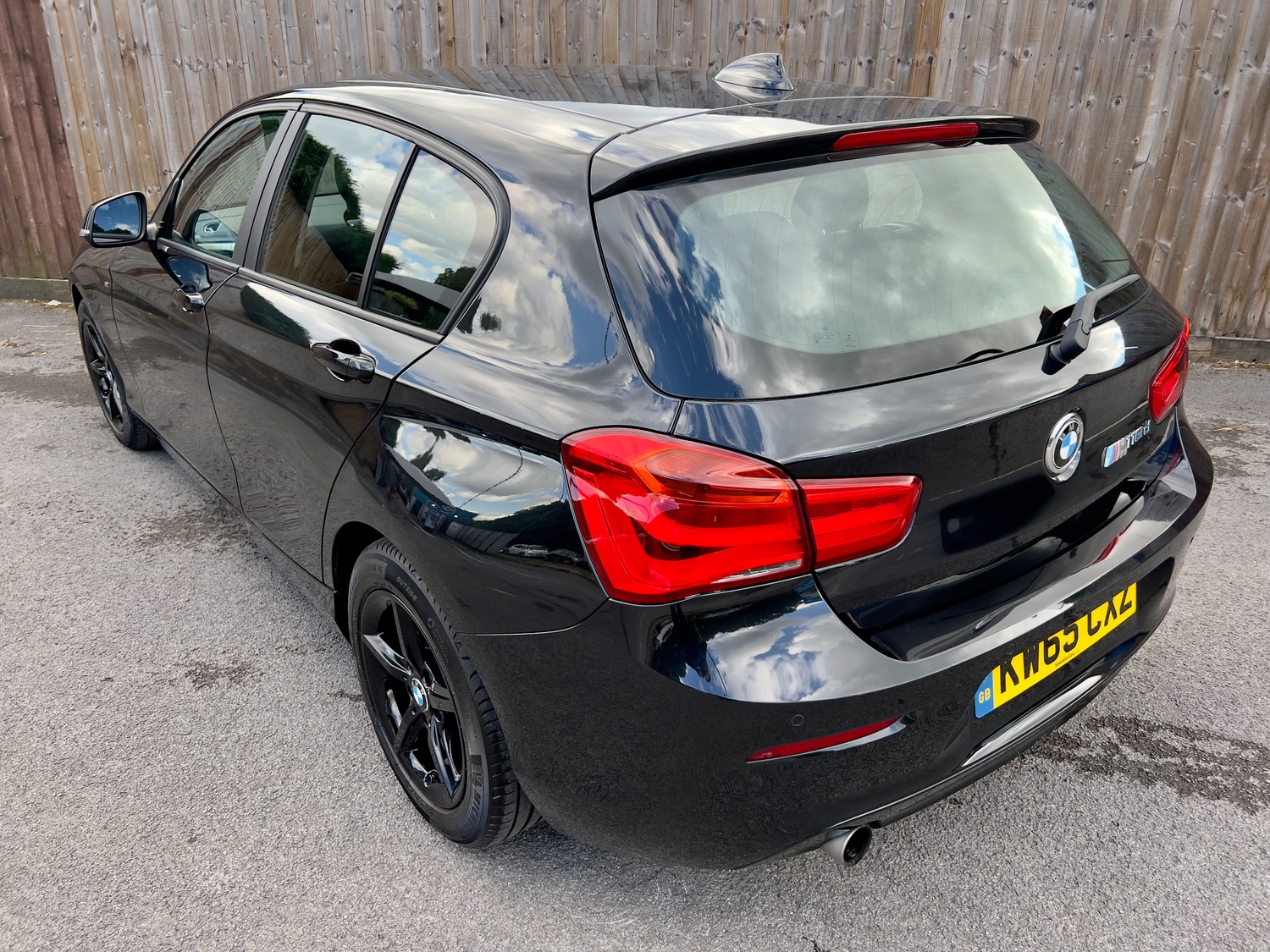 BMW 1 Series 2015 - Cars