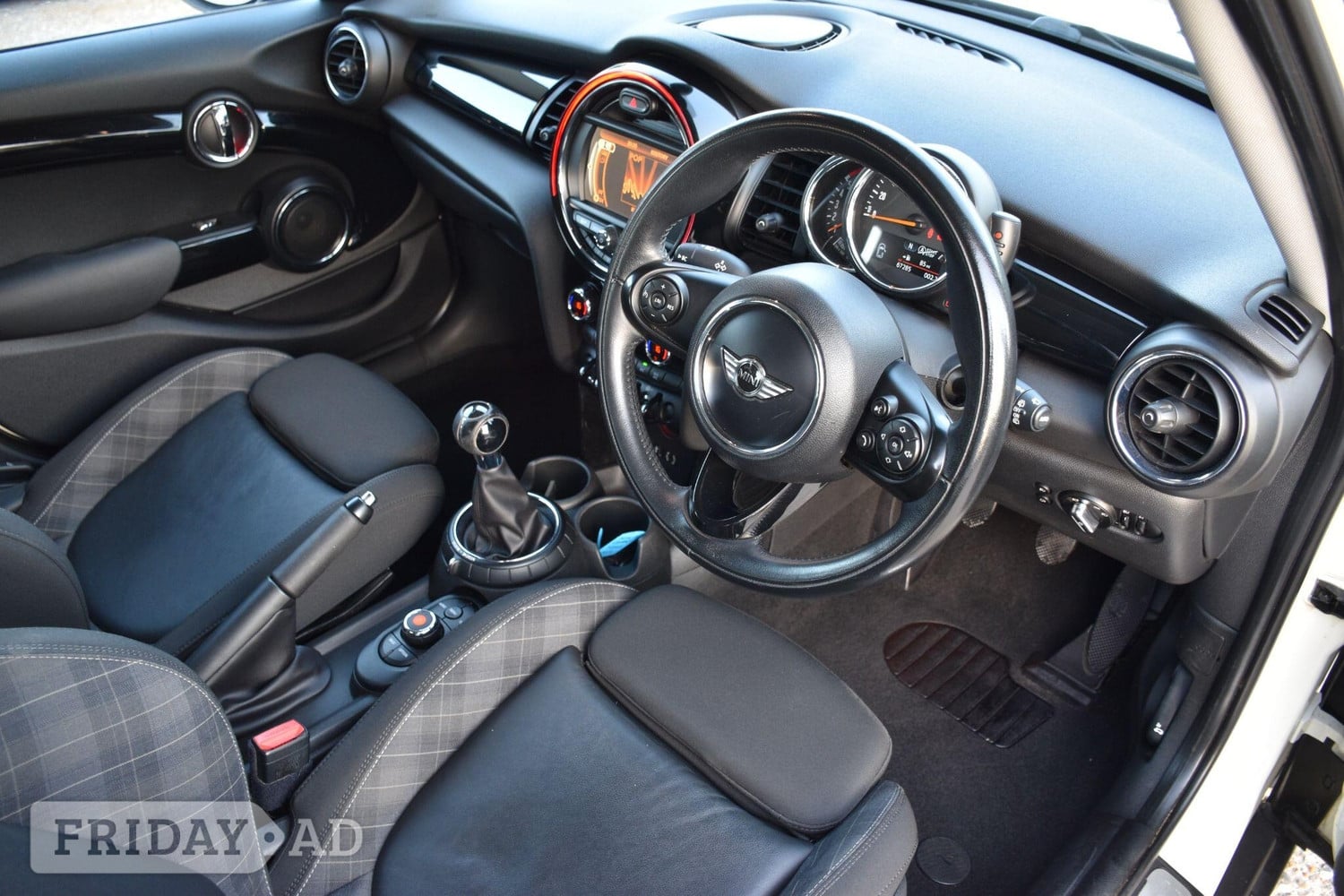 Mini Hatch 2015 - Cars in Reading