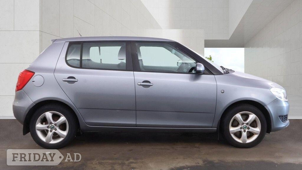 Skoda Fabia 2011 - Cars