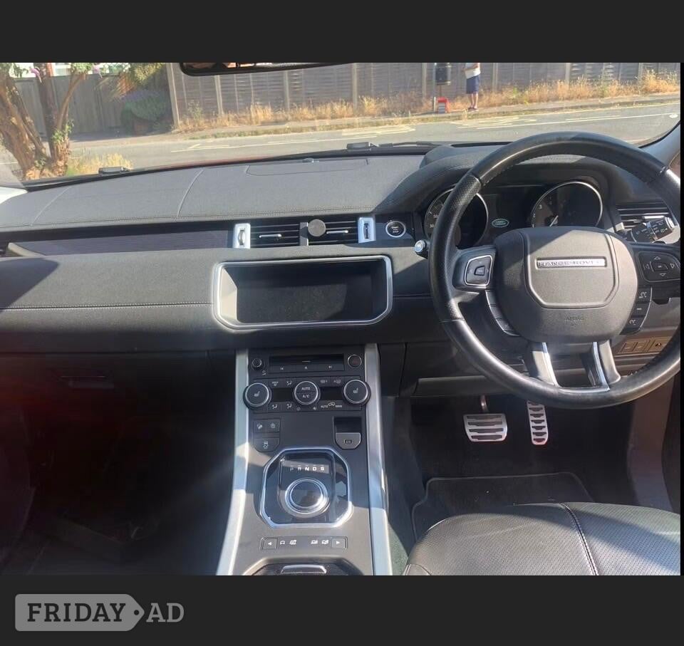 [ berth ]Land Rover Range Rover Evoque