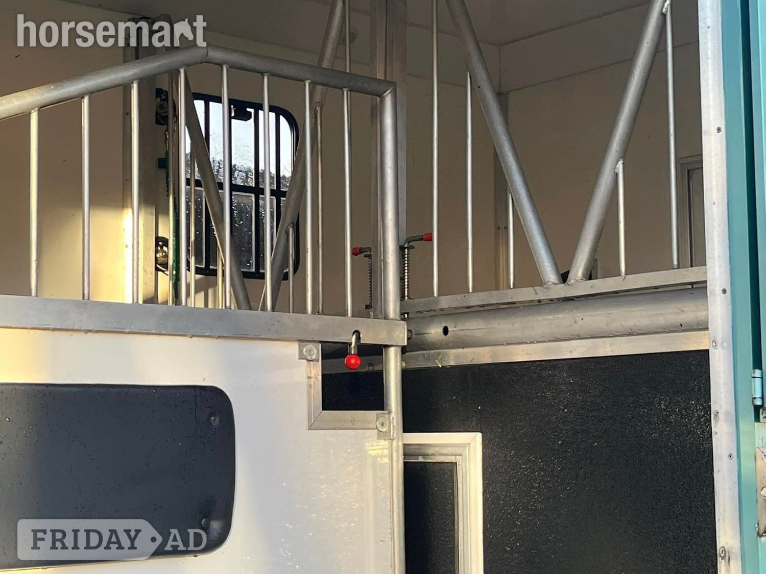 Owens  Vauxhall Horsebox - Trailers & Horseboxes