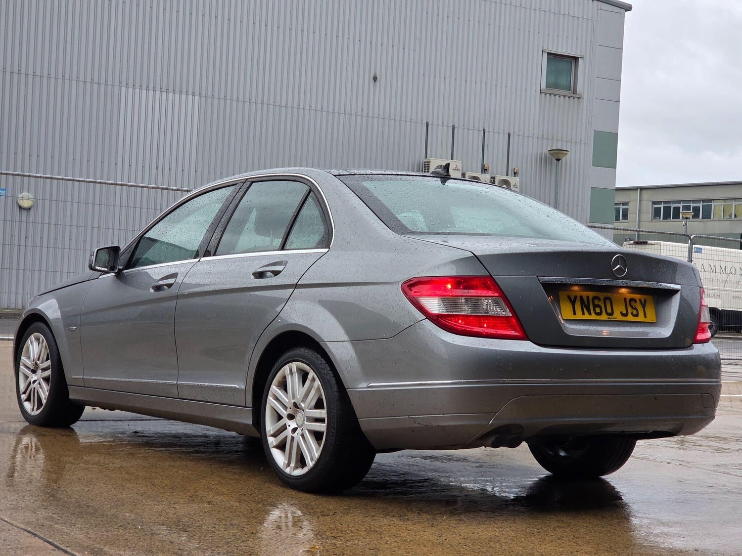 [ berth ]Mercedes-Benz C Class