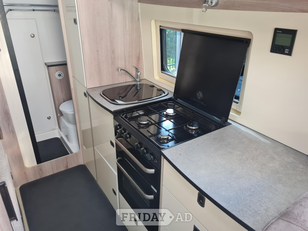 [4 berth ]Wildax Solaris XL