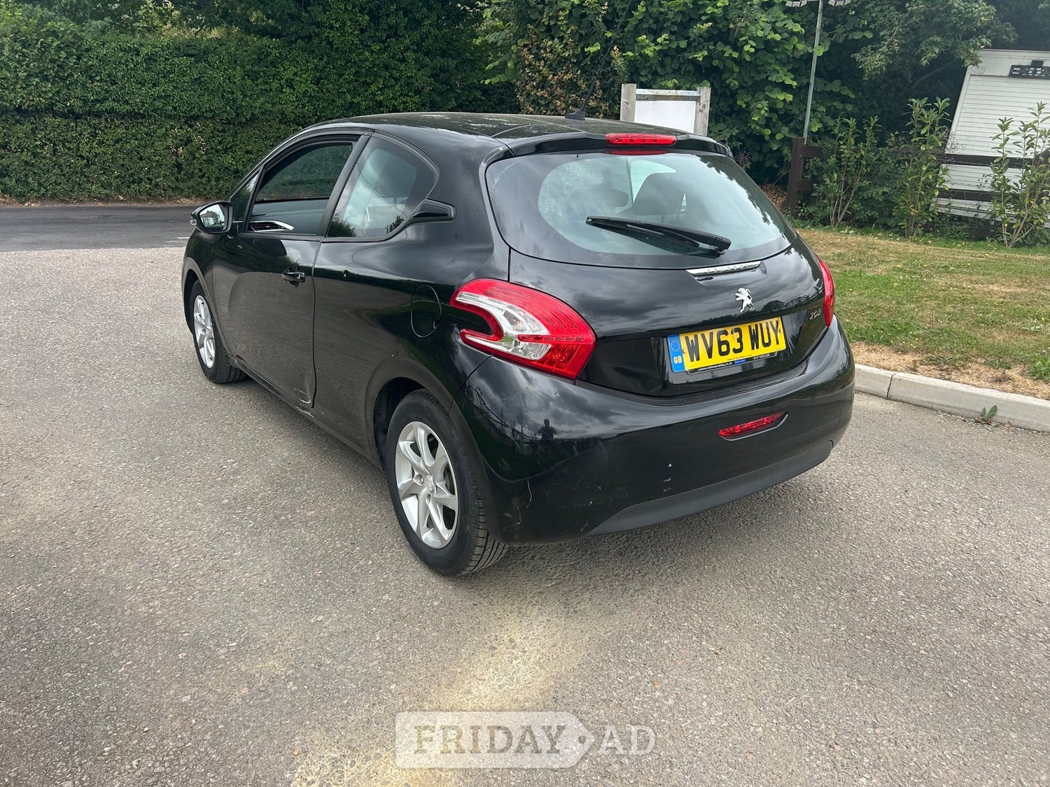 [ berth ]Peugeot 208