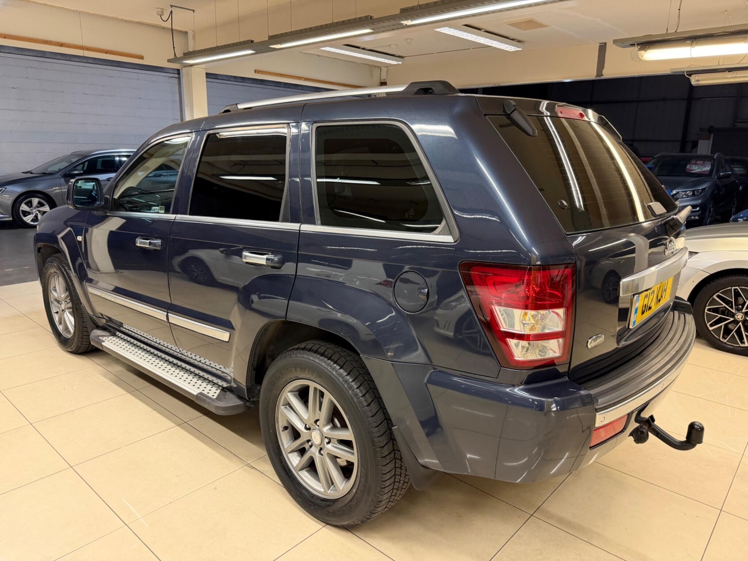 Jeep Grand Cherokee 2010 - Cars