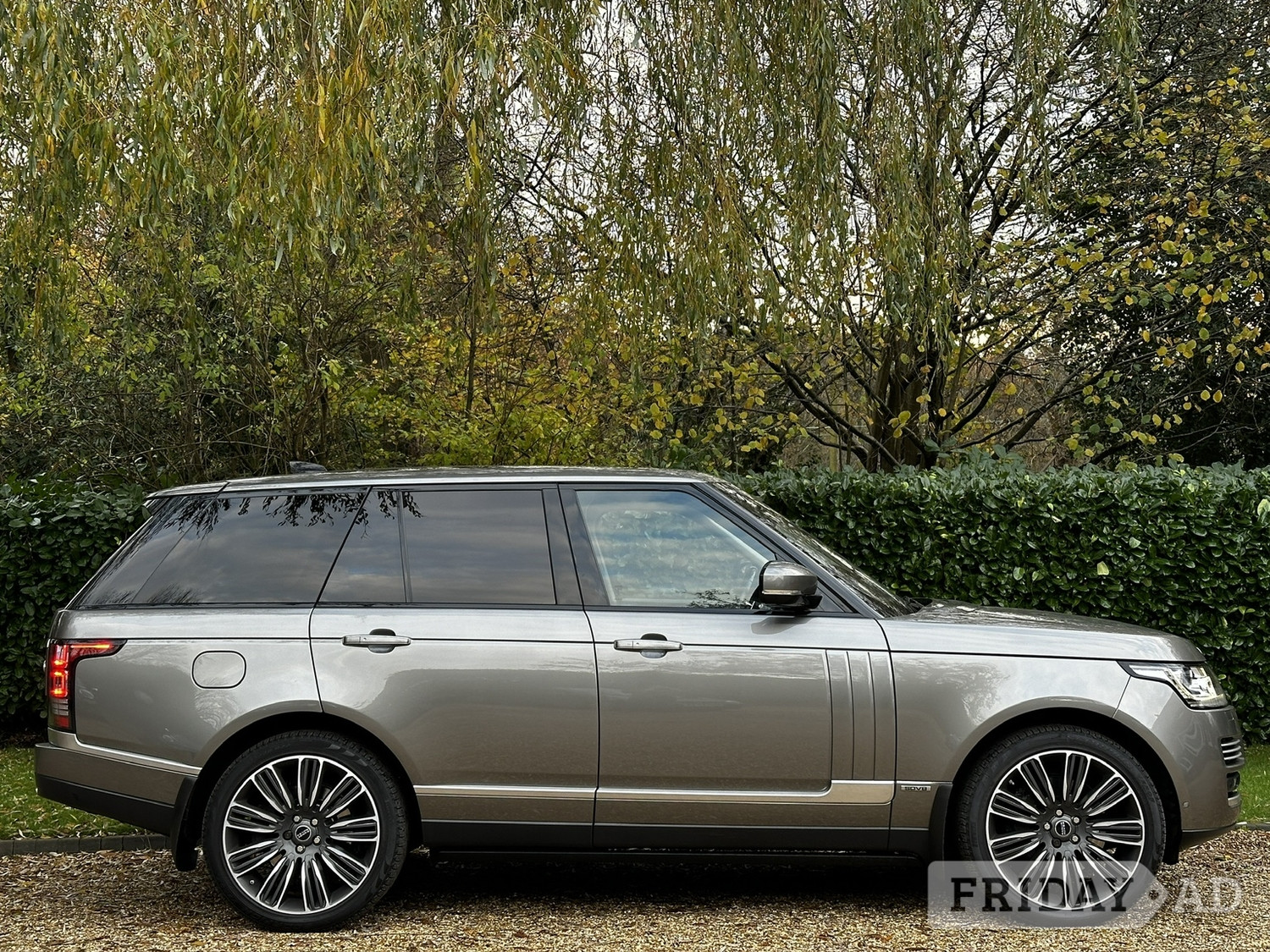 [ berth ]Land Rover Range Rover