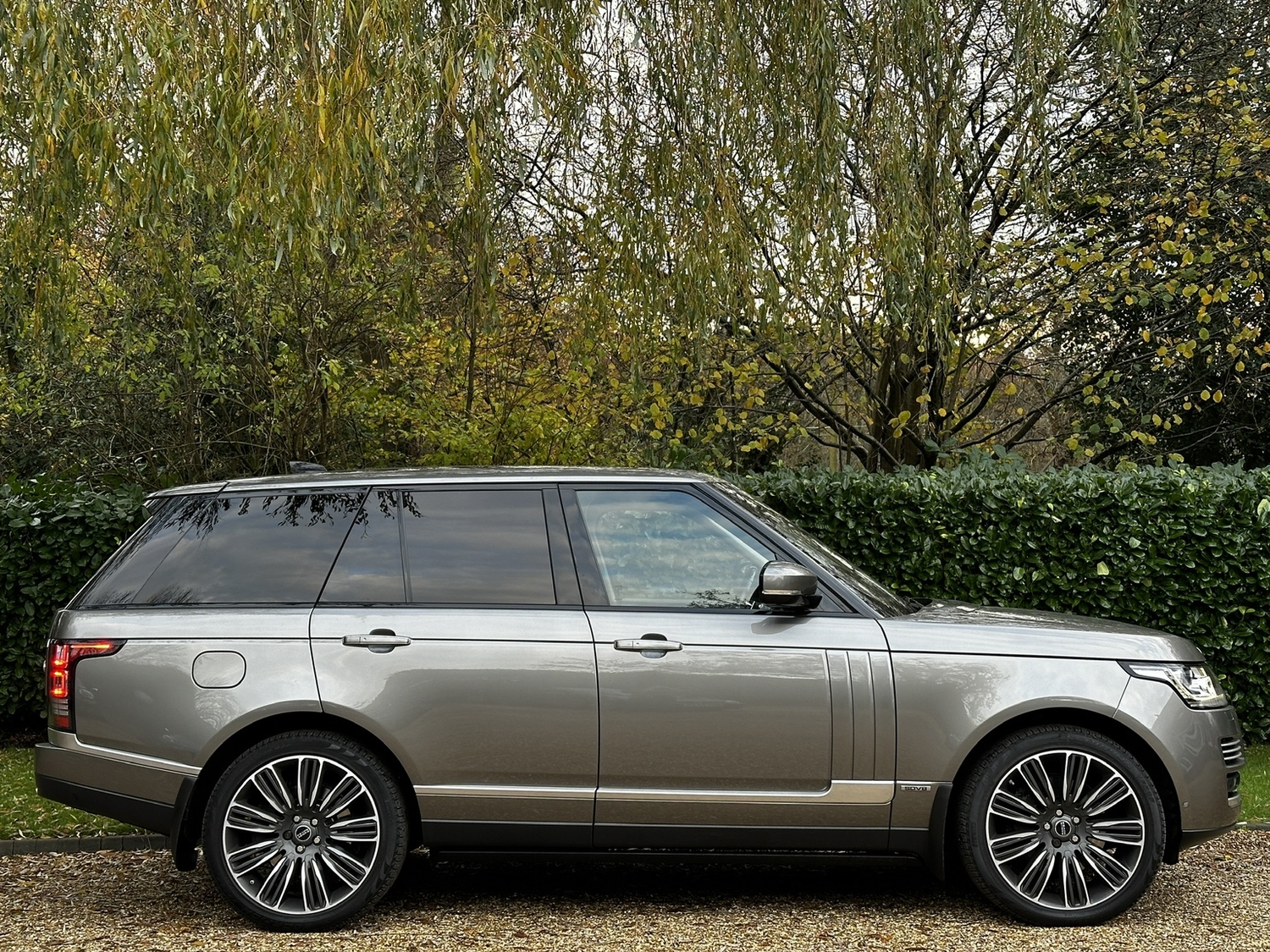 [ berth ]Land Rover Range Rover