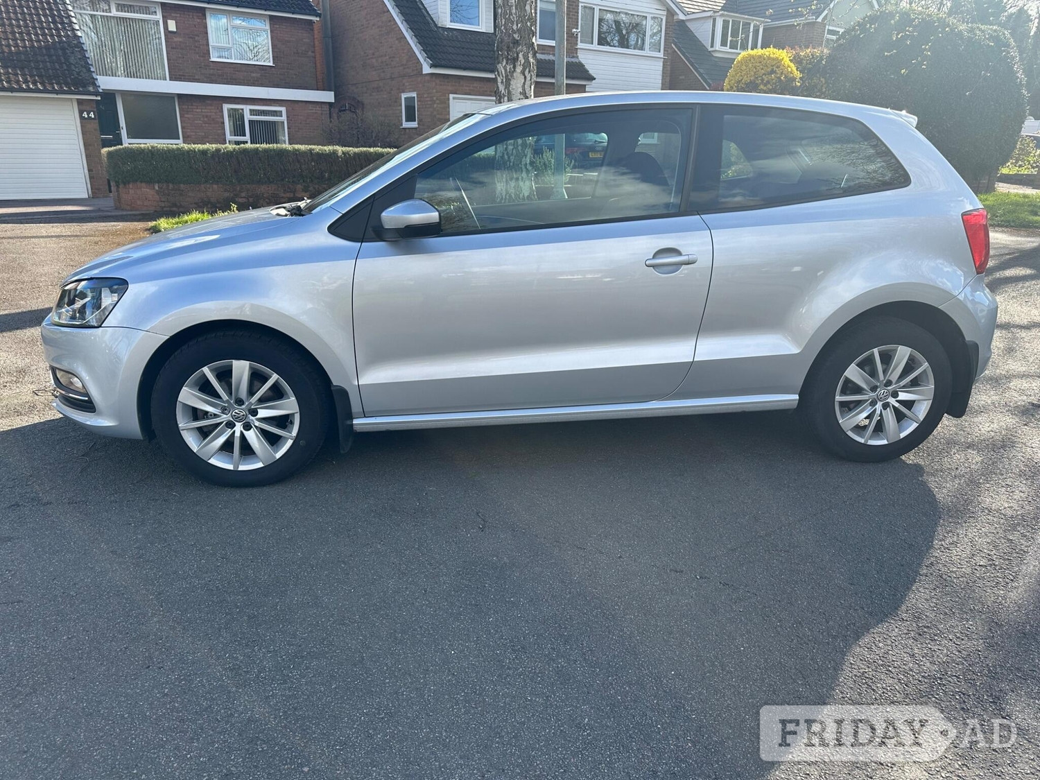 Volkswagen Polo 2015 - Cars