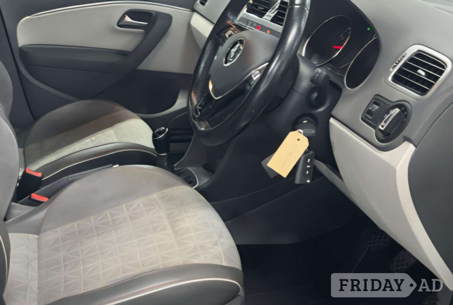 Volkswagen Polo 2016 - Cars