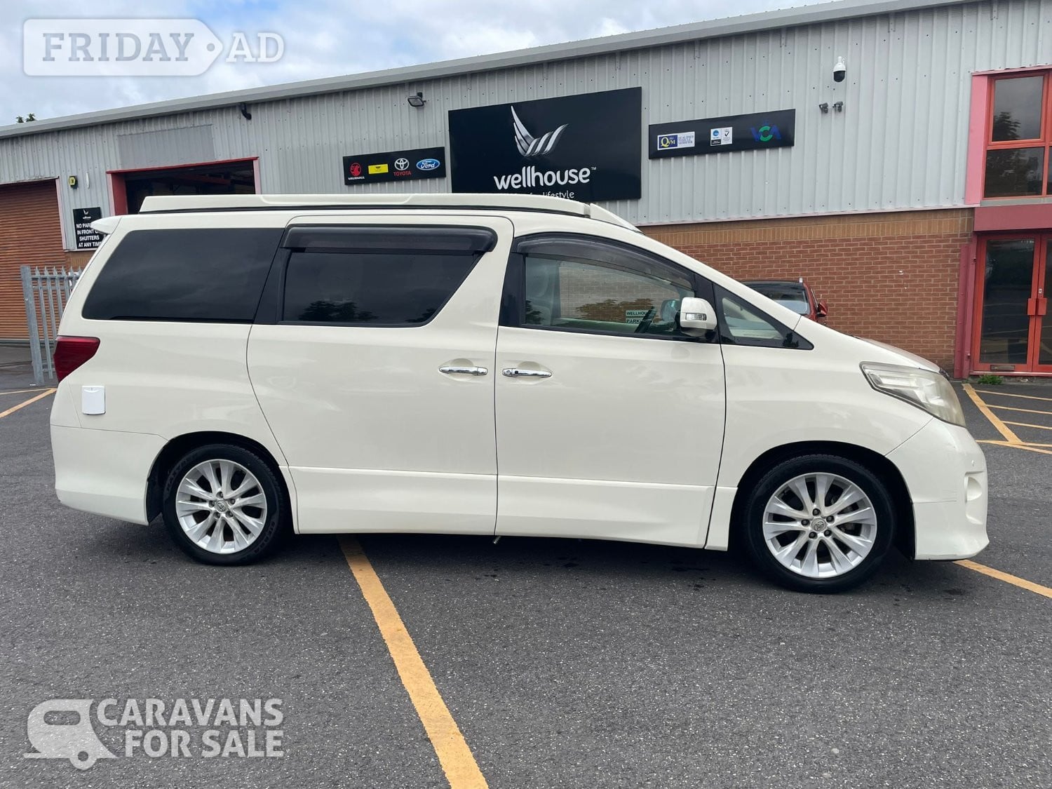 [ berth ]Wellhouse Leisure Toyota Alphard