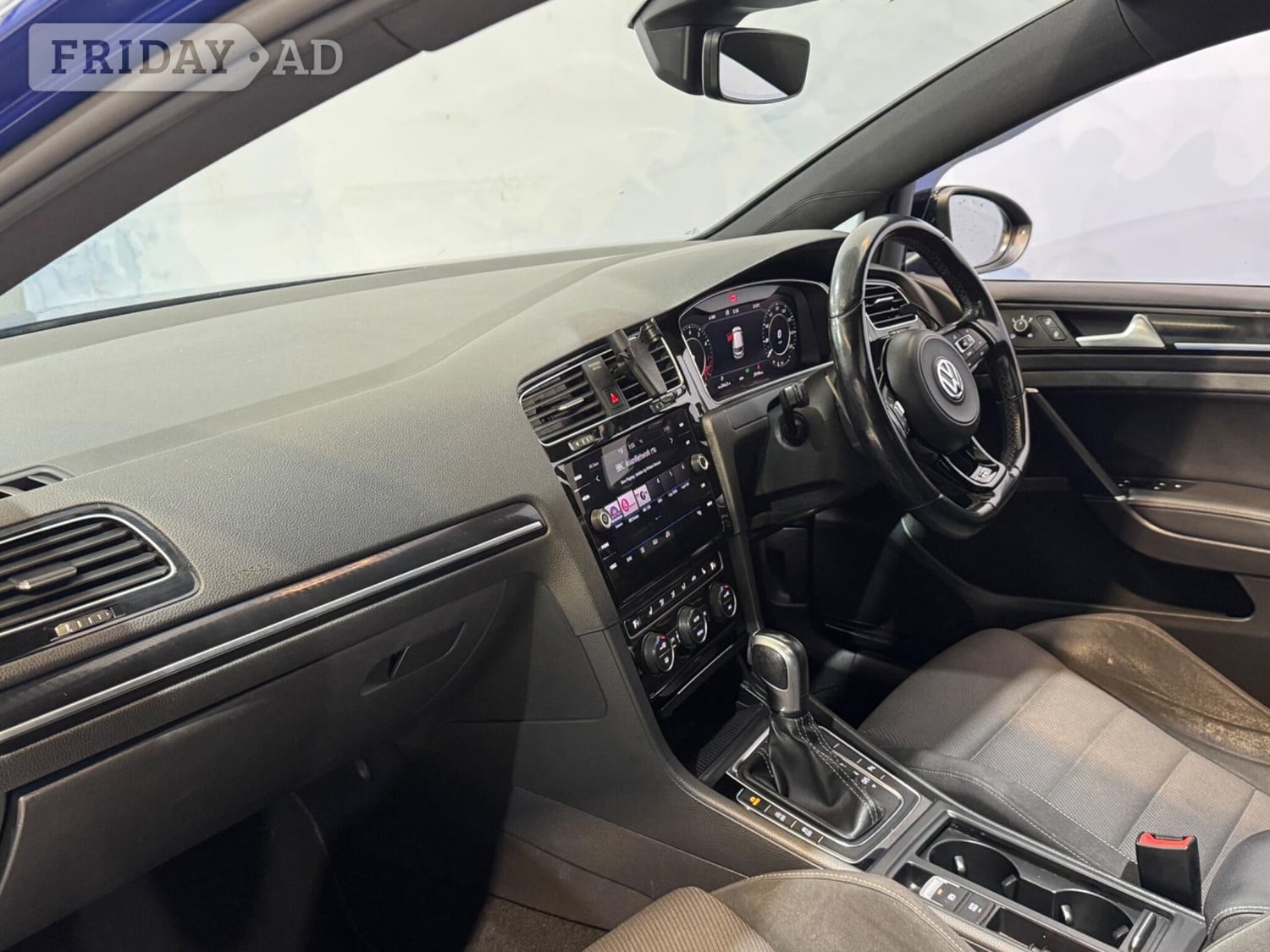 Volkswagen Golf 2019 - Cars in Uxbridge